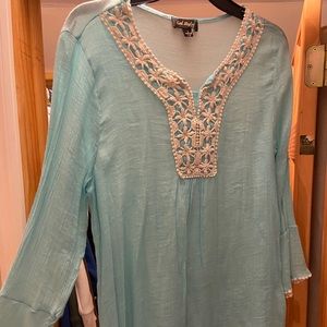 Elegant 3/4 sleeve top